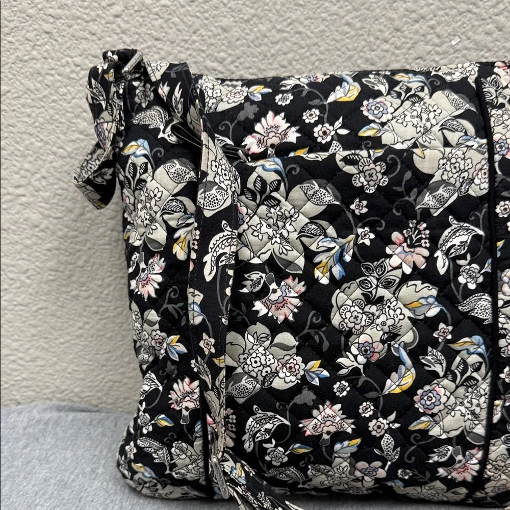 Vera Bradley Zip Top Hippy Crossbody Black and White Floral Bag - Picture 3 of 10